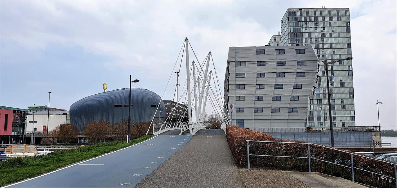 Inntermezzo Almere Eksteriør bilde